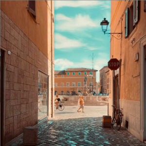 Billig hyrbil i Fano