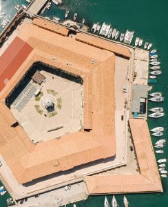 Hyrbil & biluthyrning Ancona Falconara flygplats